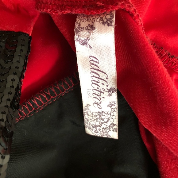 Lipstick red shiny sequins XS cut-out sleeve top - Picture 3 of 4